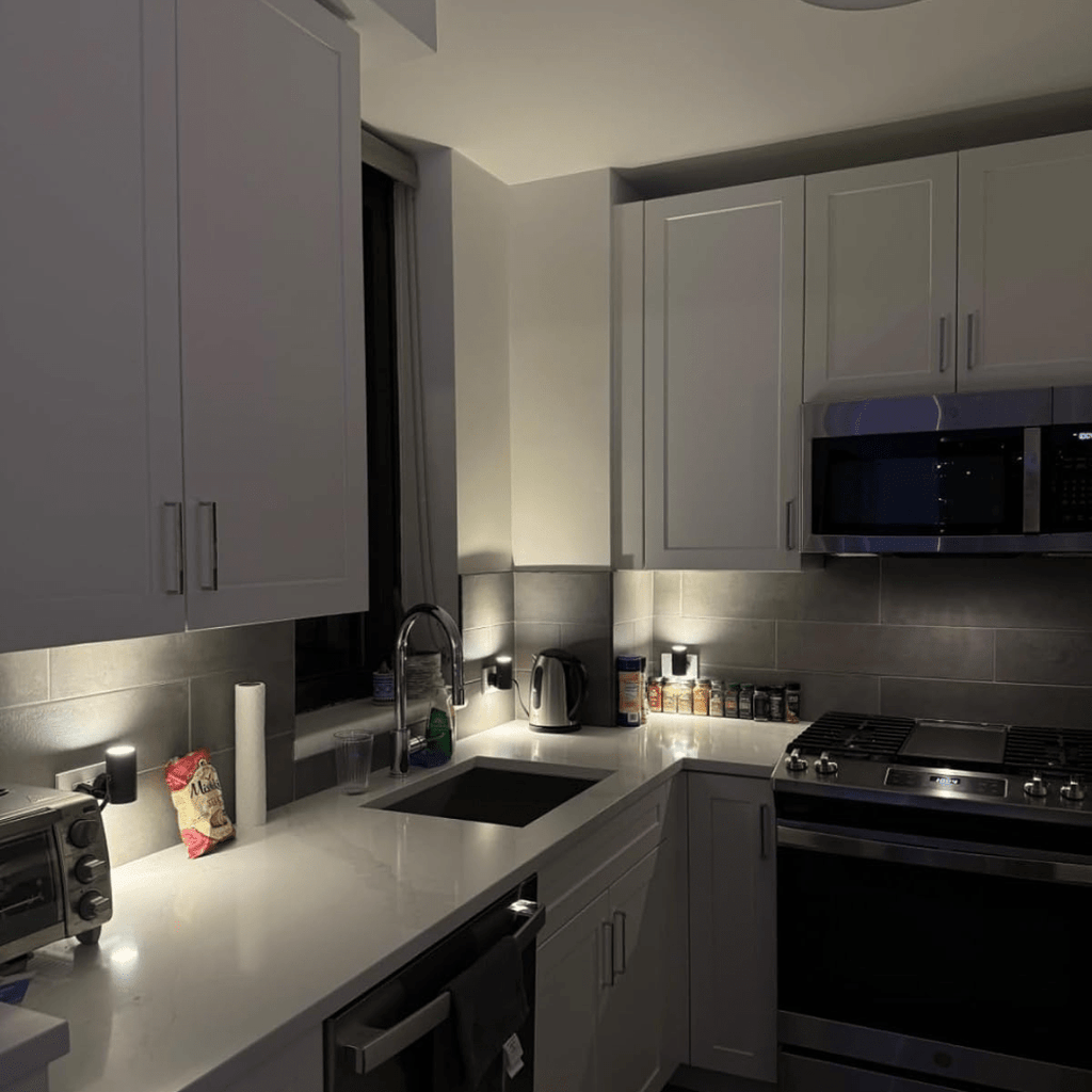 Dimbare LED Stekkerlamp met Sensor voor Moderne Interieurs 5