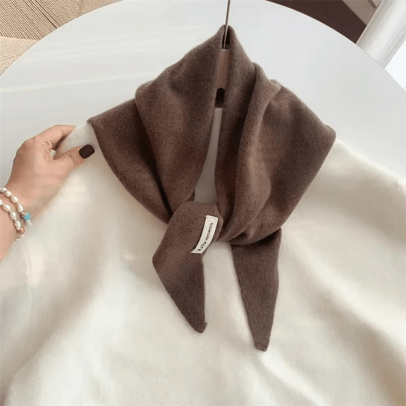 Driehoekige Gebreide Sjaal van Niche Wol – Warm, Elegant & Veelzijdig 2