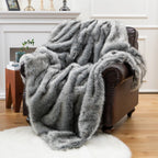 Faux Fur Blanket – Soft Plush Texture with Elegant Fox-Inspired Design & Cozy Warmth 4