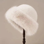 Furla – Elegante dameswintermuts van imitatiebont voor extra warmte 0