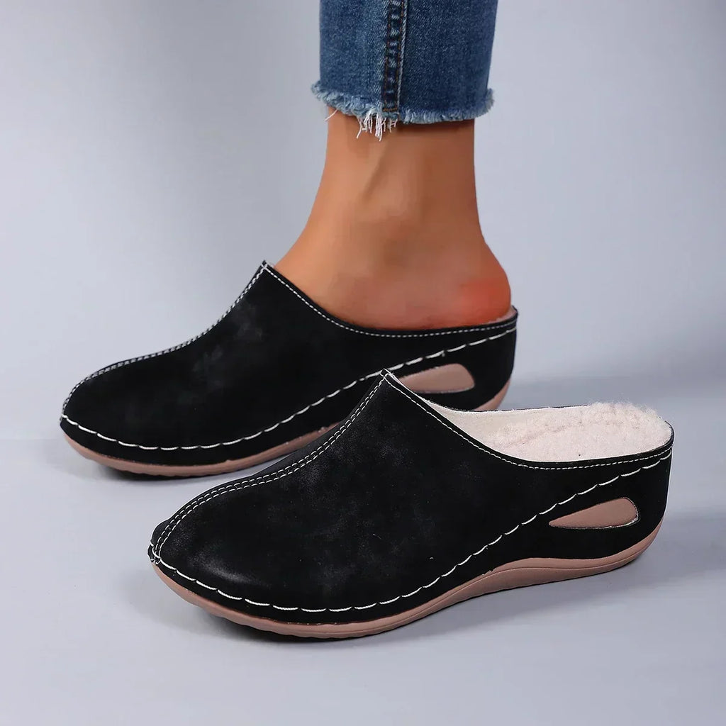 House Slippers – Cushioned Indoor Shoes with a Supportive Sole