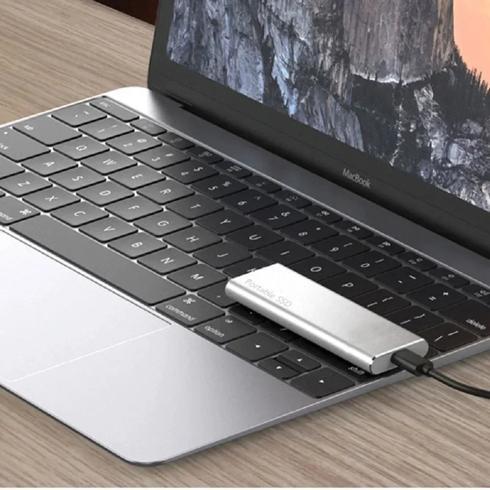 External Hard Drive 4TB – USB-C, Slim Body and Plug-and-Play Setup