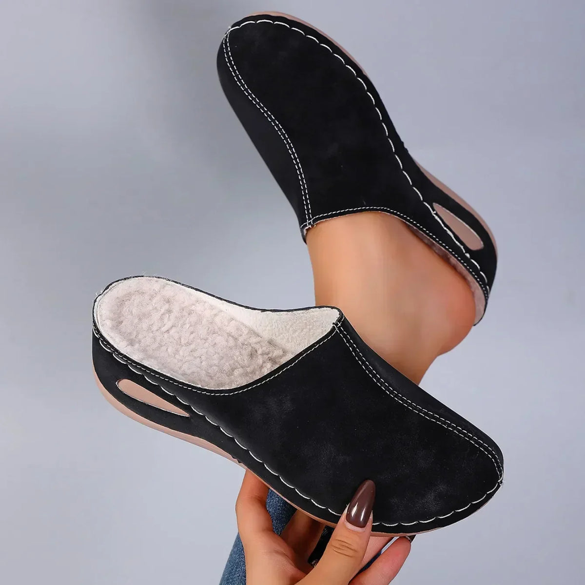 House Slippers – Cushioned Indoor Shoes with a Supportive Sole