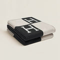 Throw Blanket – Soft Lightweight Sofa and Bed Blanket 140 × 170 cm
